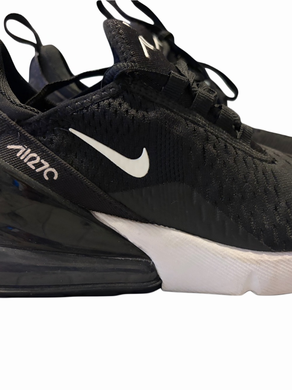 Nike women’s air max 270